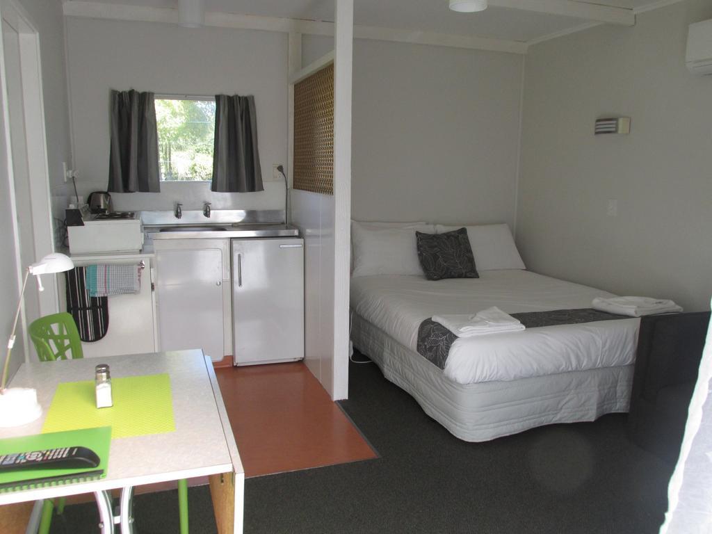Fernwood Holiday Park Мотуэка Номер фото